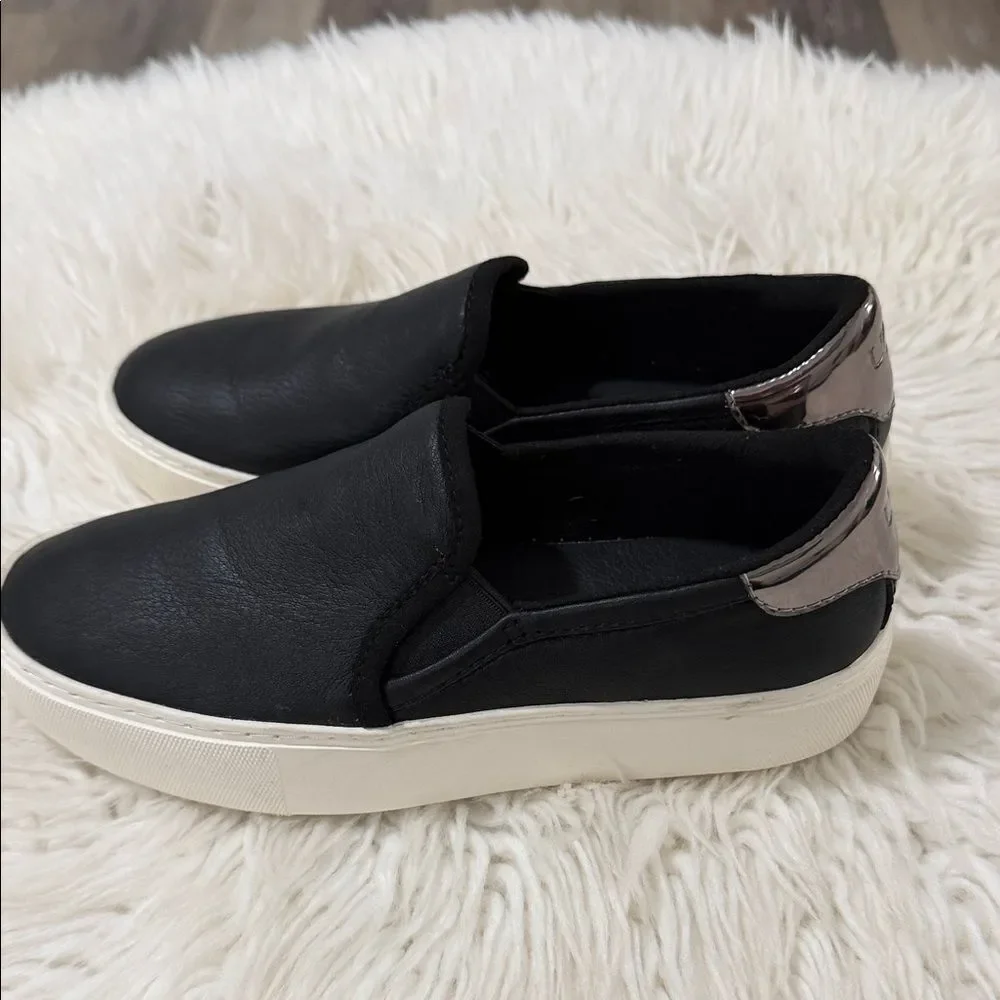 UGG Big Girl Black Leather Flats Size 5